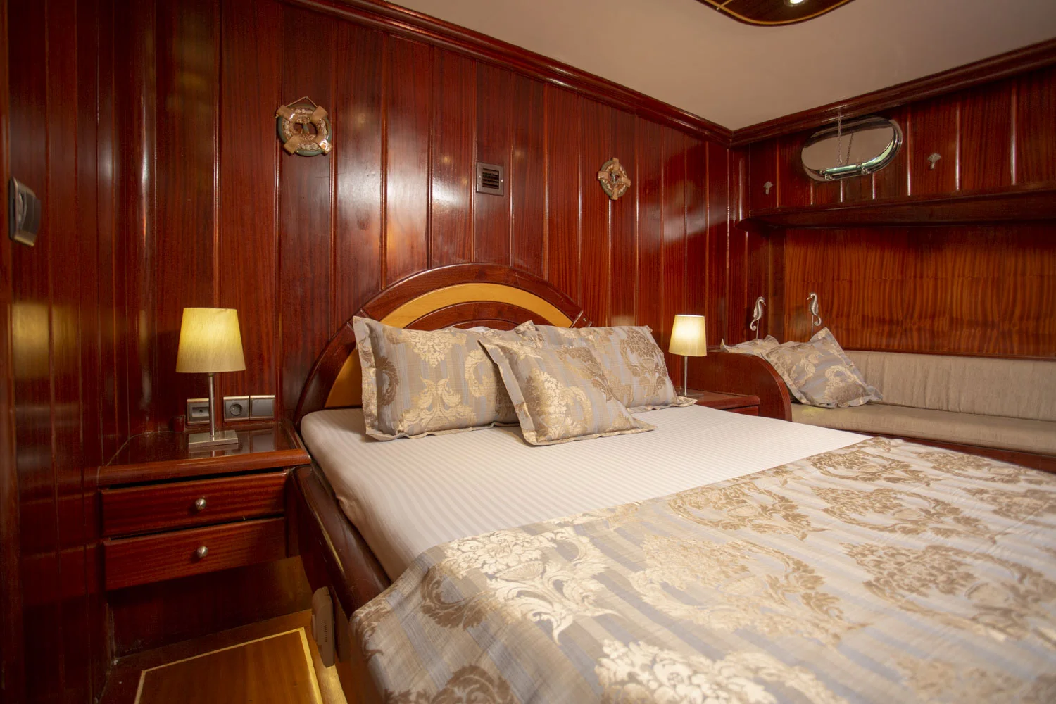 Front Master Cabin Diva Deniz