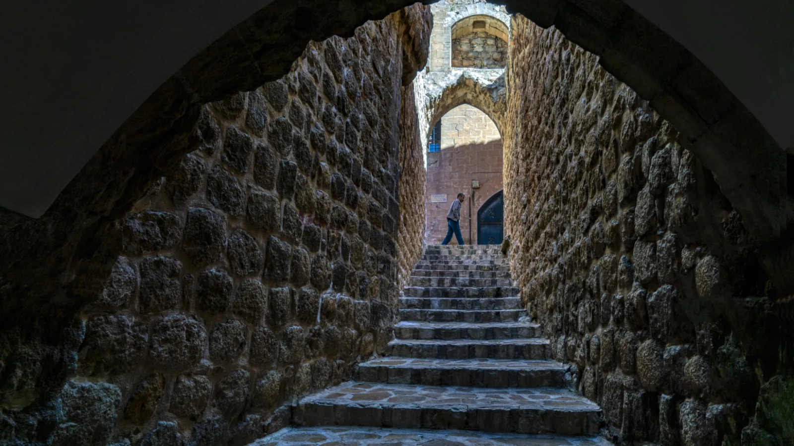An Abbara Pass on the Mardin Street