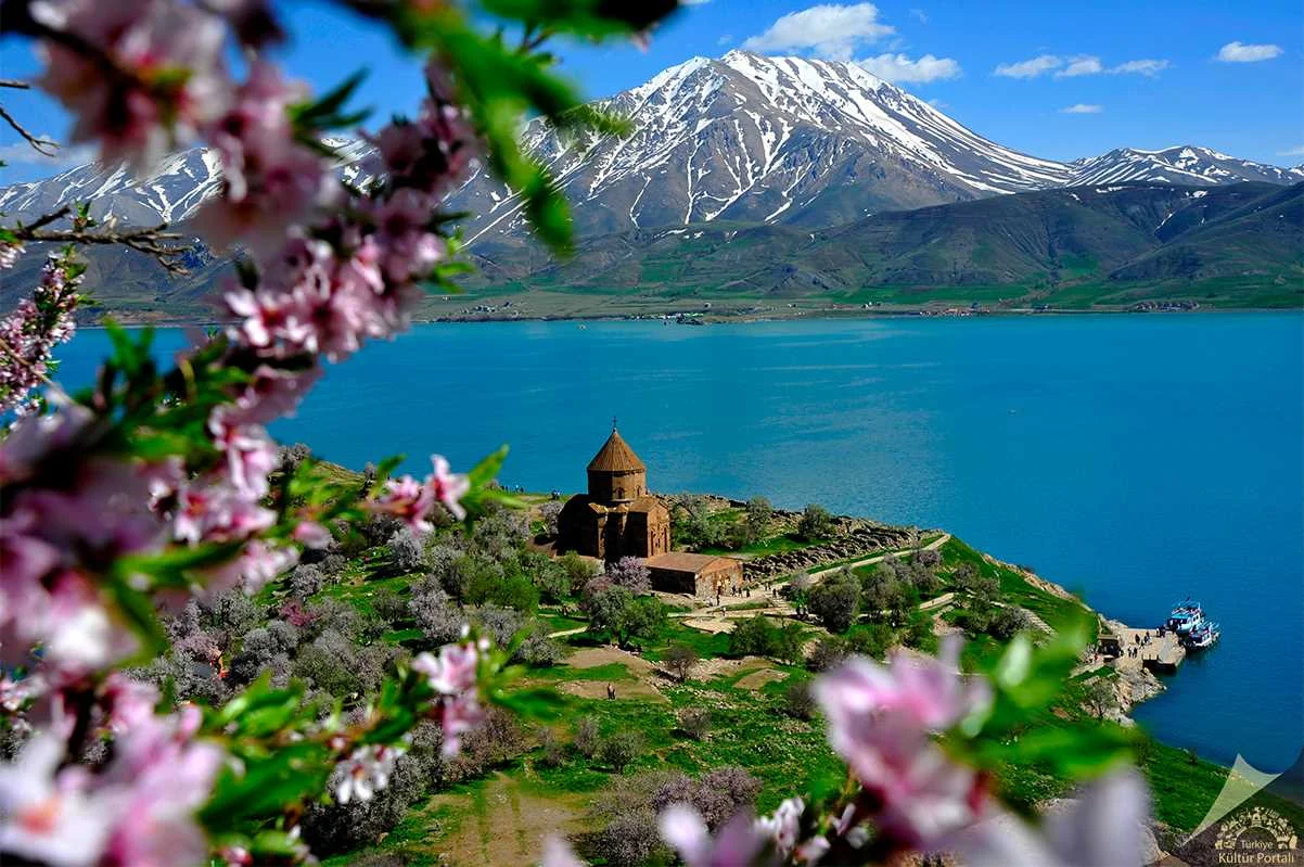Akdamar Cathedral Van