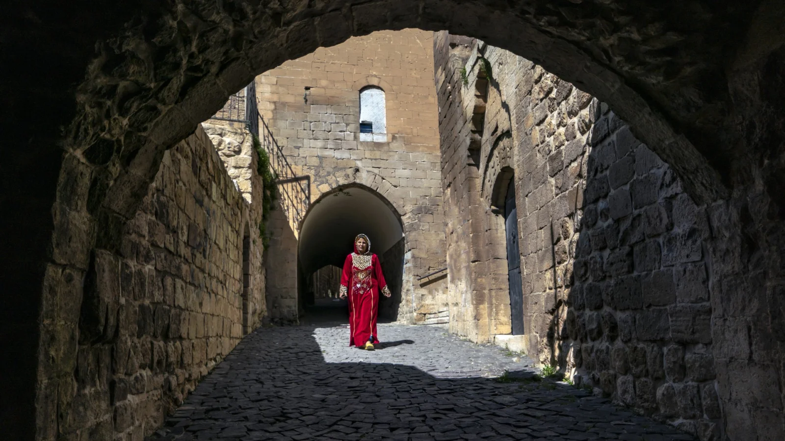 Mardin street abbara tunnel