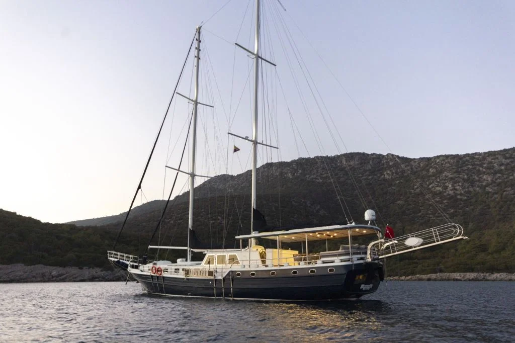 gulet charter antalya The Bule Sea