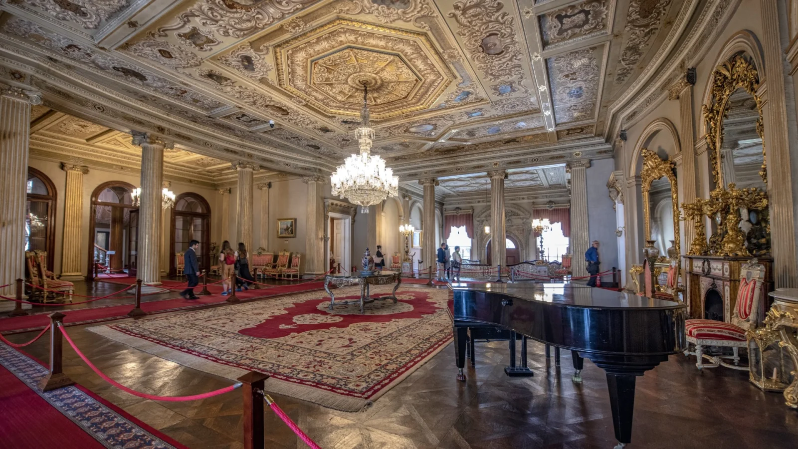 Dolmabahçe Palace