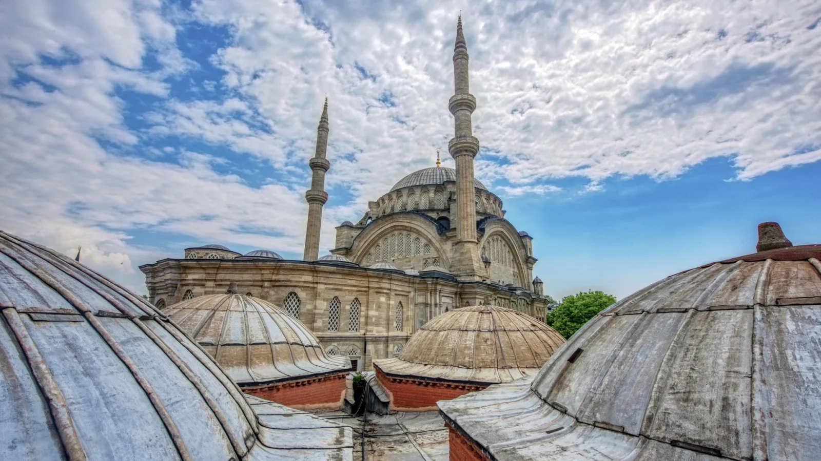 Nuru Osmaniya Mosque