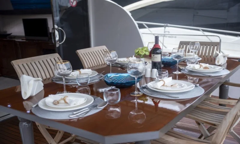 MOTOR YACHT M/Y SIROCCO