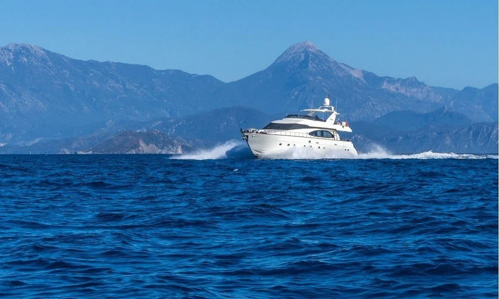 turkey yacht charter broker Azimut 85