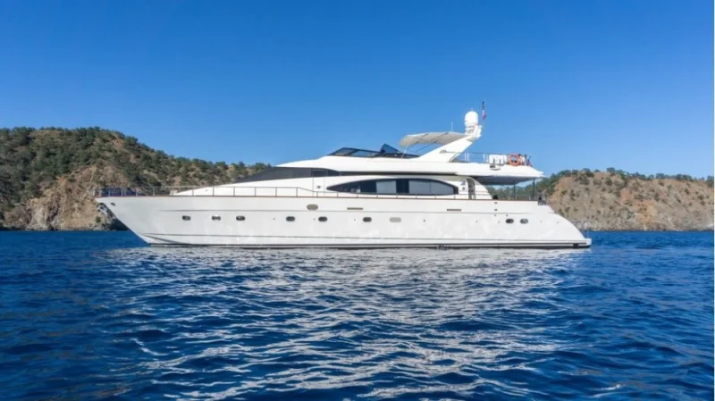 MOTORYACHT AZIMUT 85