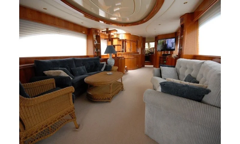 MOTORYACHT AZIMUT 85