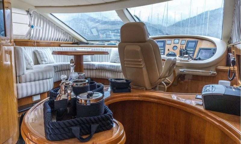 MOTORYACHT AZIMUT 85