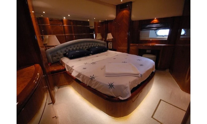 MOTORYACHT AZIMUT 85