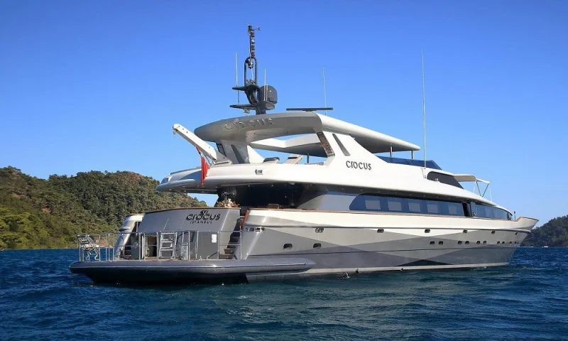 MOTORYACHT CROCUS