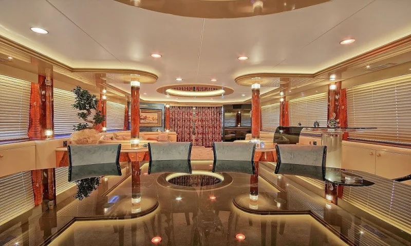 MOTORYACHT CROCUS