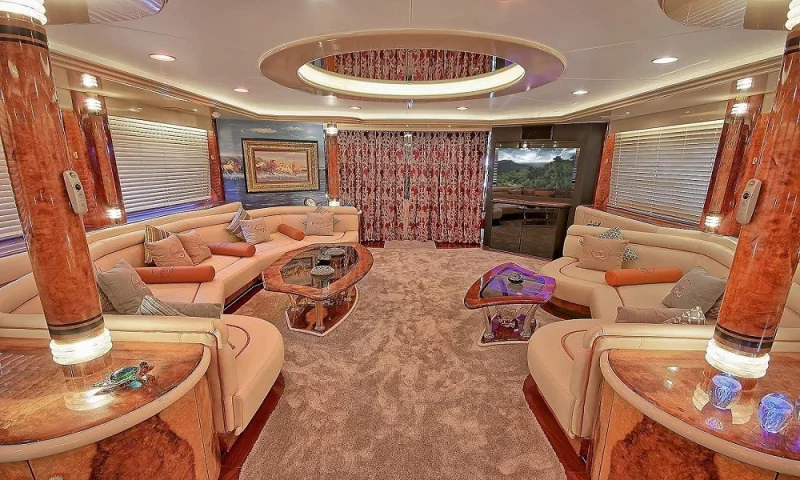 MOTORYACHT CROCUS