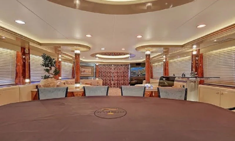 MOTORYACHT CROCUS