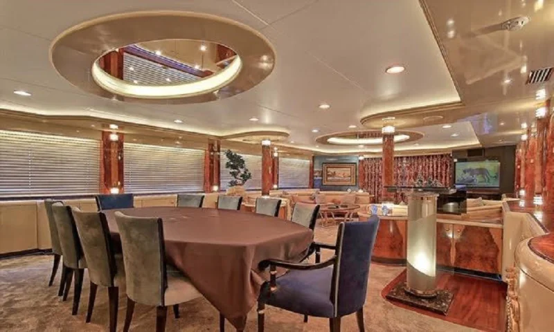 MOTORYACHT CROCUS