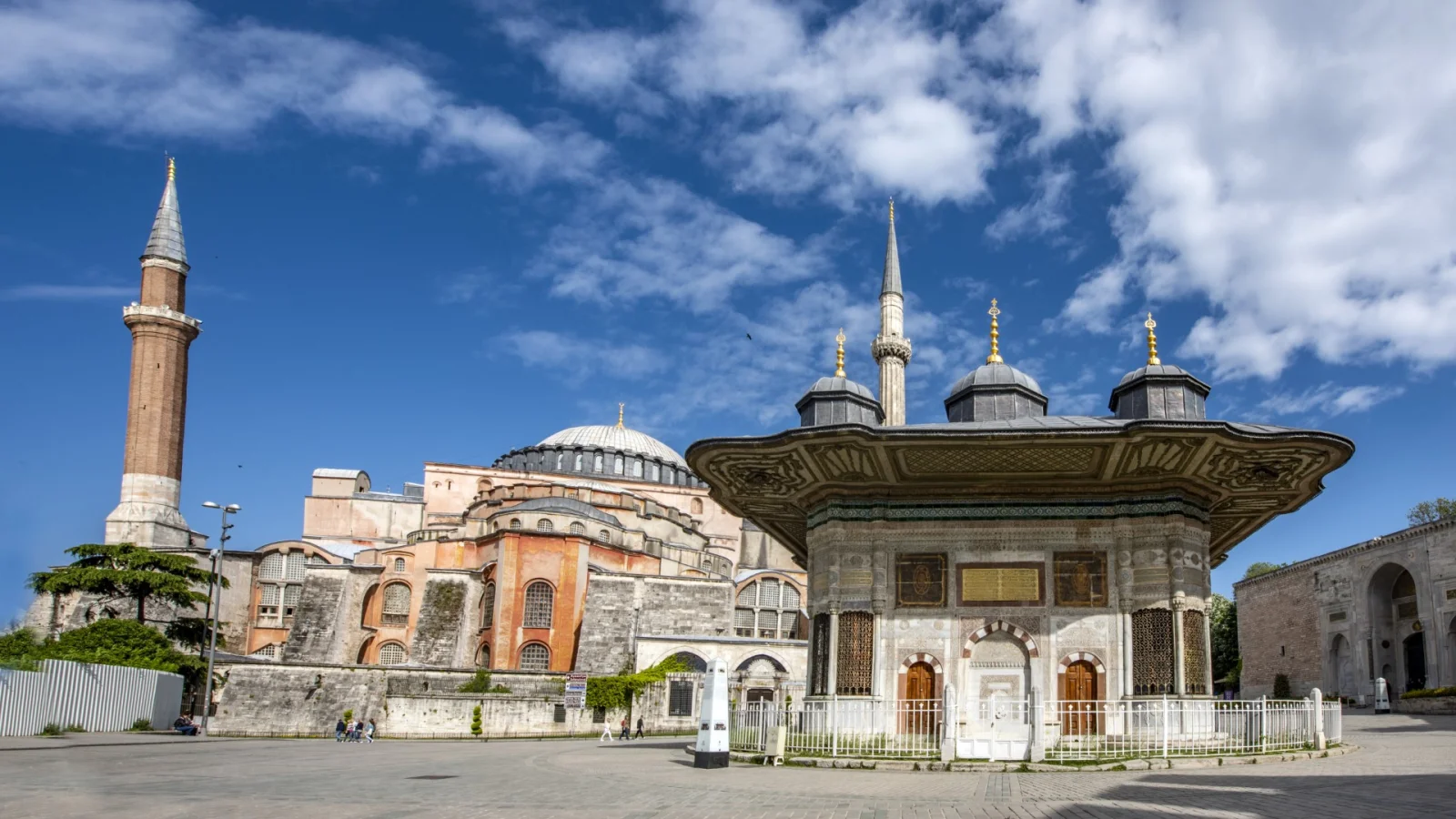 Sultanahmet Fountain & Hagia Sophia