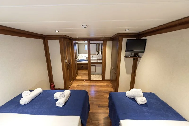 yacht charter in turkey Trawler Daphne