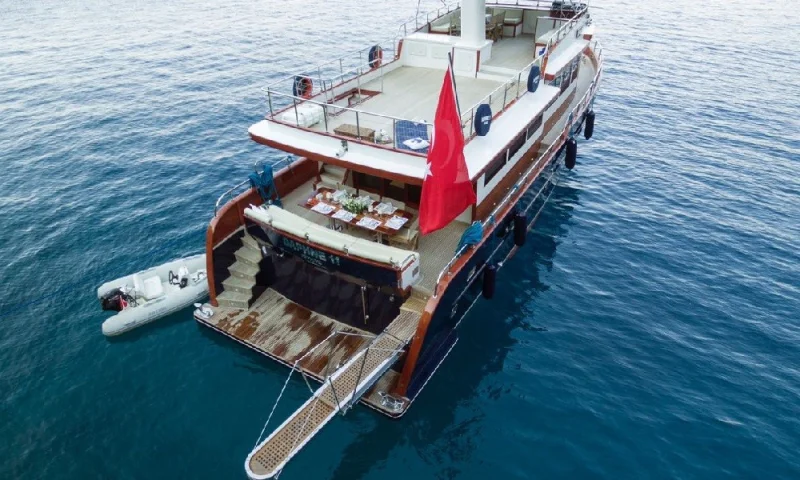 TRAWLER DAPHNE