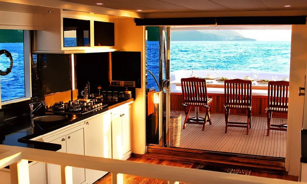 turkey yacht charter Trawler Maske 3