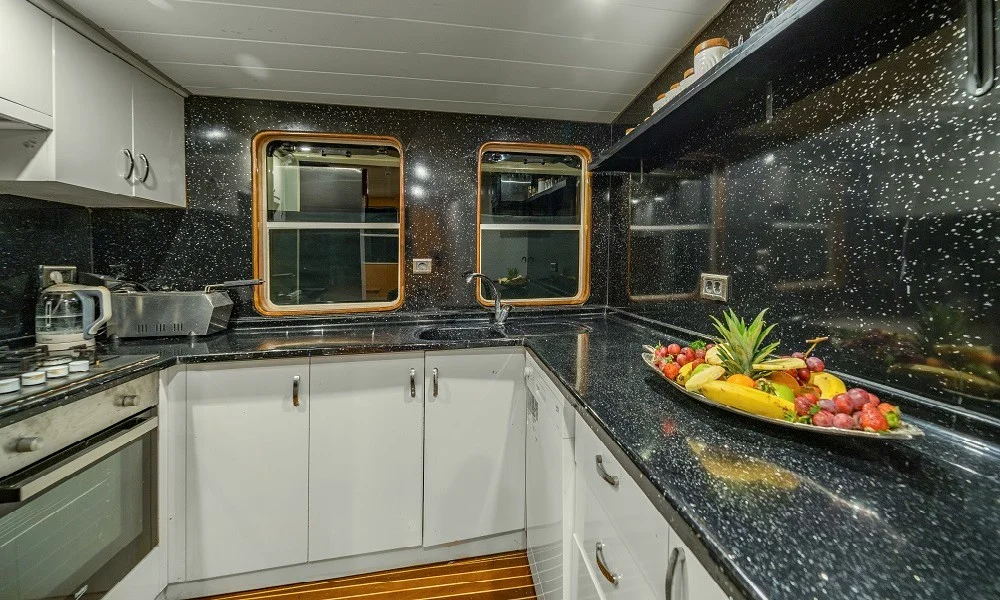 yacht charter istanbul turkey Traweler Simay S