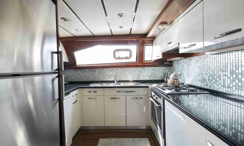MOTORYACHT VEDO - B