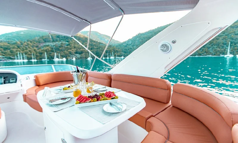 MOTORYACHT AZIMUT 62 - fly