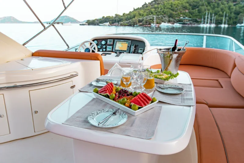 MOTORYACHT AZIMUT 62 - fly