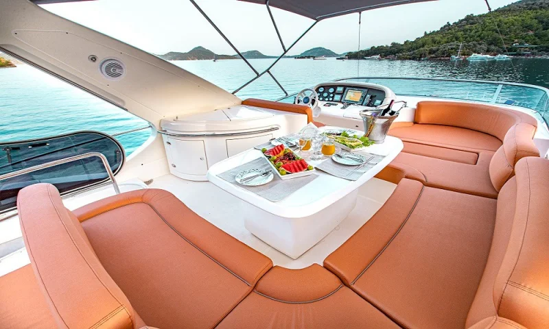 MOTORYACHT AZIMUT 62 - fly