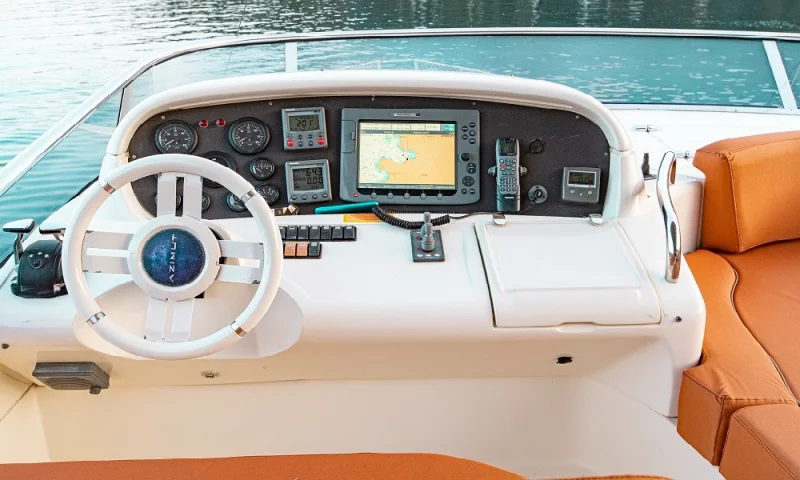 MOTORYACHT AZIMUT 62 - fly