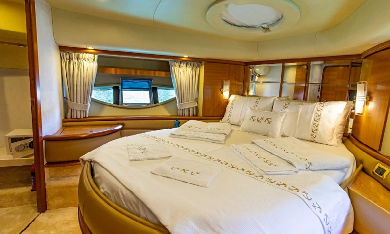 MOTORYACHT AZIMUT 62 - fly