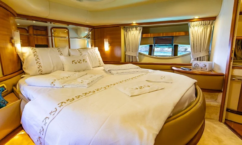 MOTORYACHT AZIMUT 62 - fly