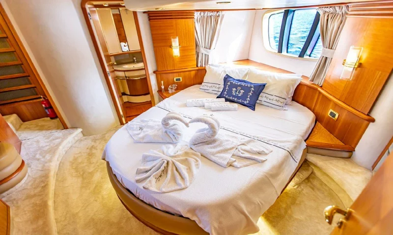 MOTORYACHT AZIMUT 62 - fly