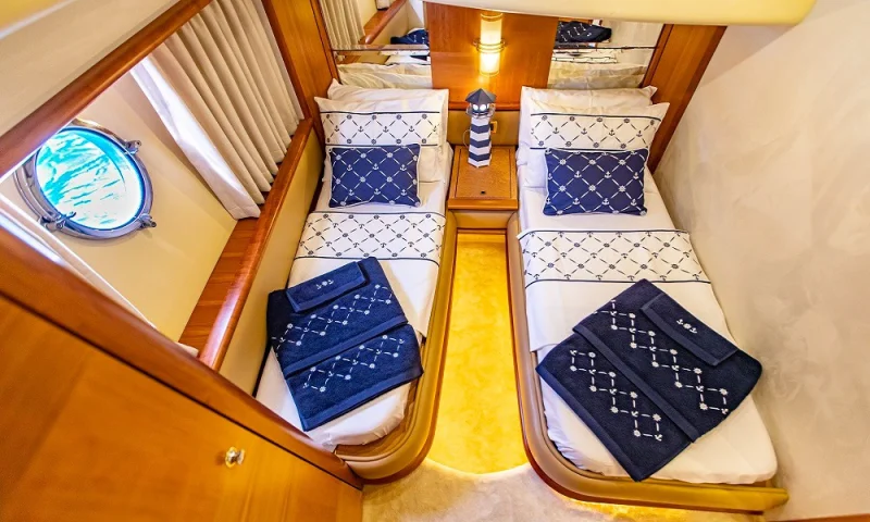 MOTORYACHT AZIMUT 62 - fly