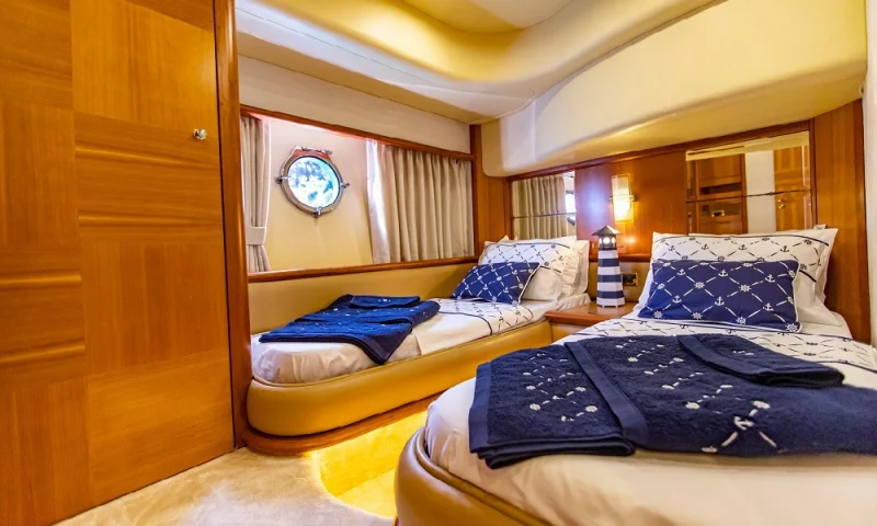 MOTORYACHT AZIMUT 62 - fly