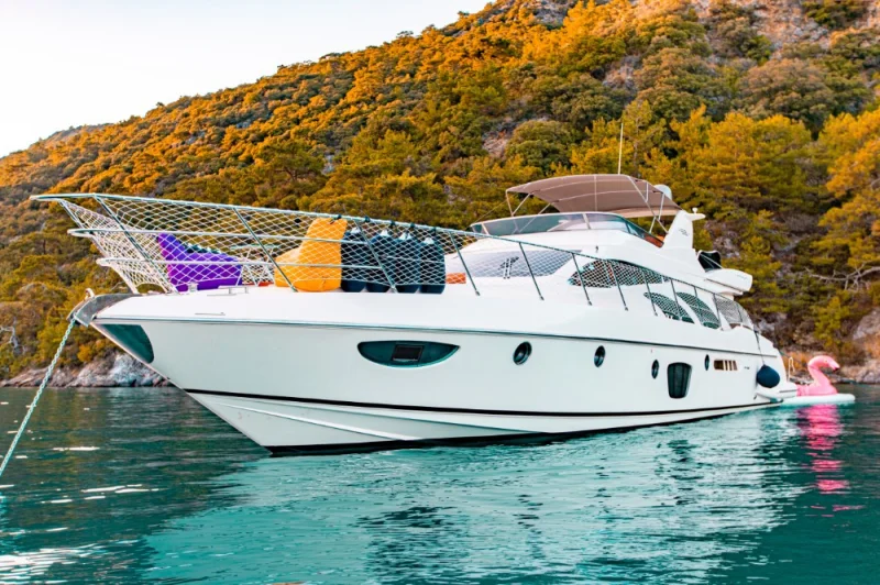 MOTORYACHT AZIMUT 62 - fly