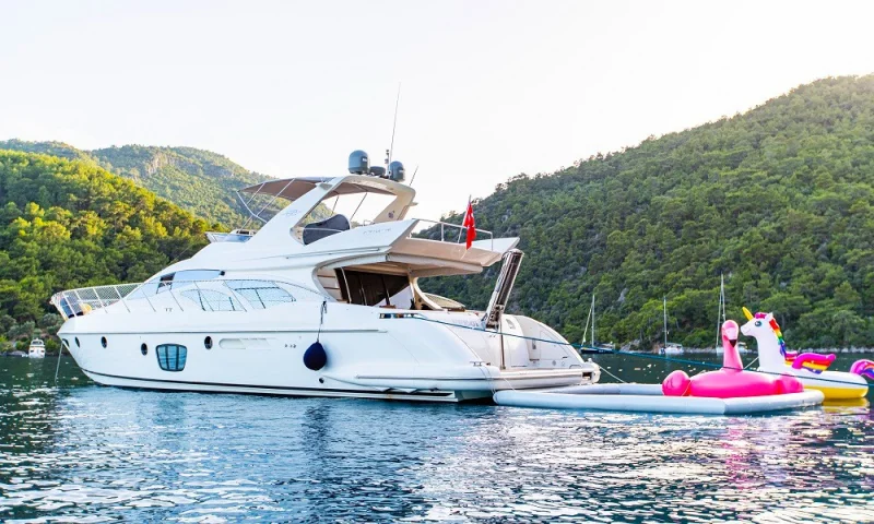 MOTORYACHT AZIMUT 62 - fly