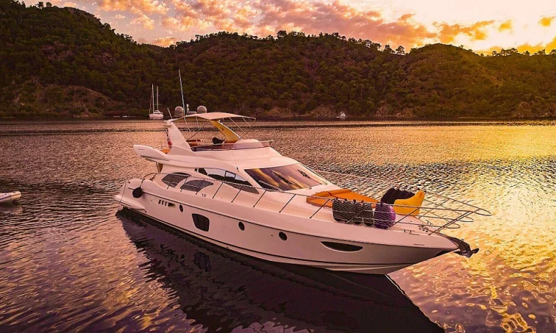 MOTORYACHT AZIMUT 62 - fly
