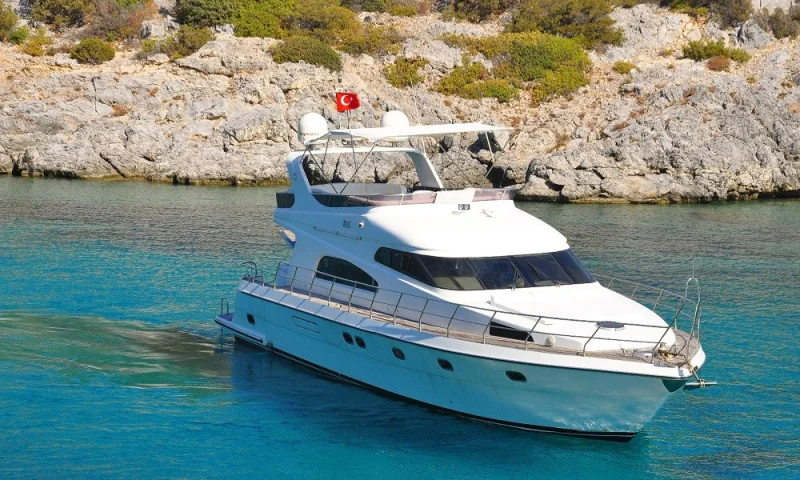 MOTOR YACHT ZEUS