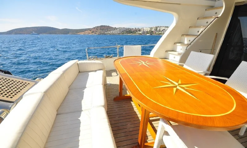 MOTOR YACHT ZEUS