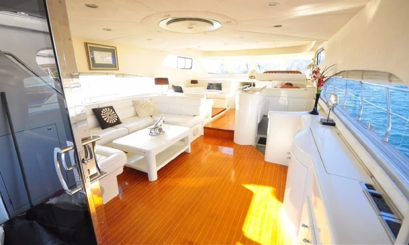 MOTOR YACHT ZEUS
